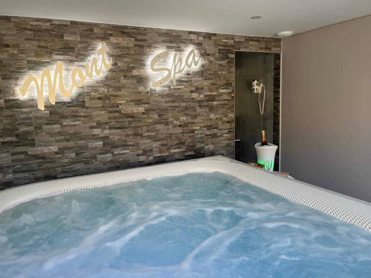 Le Relais De La Fontaine & Jacuzzi Villa Montcornet  Bagian luar foto